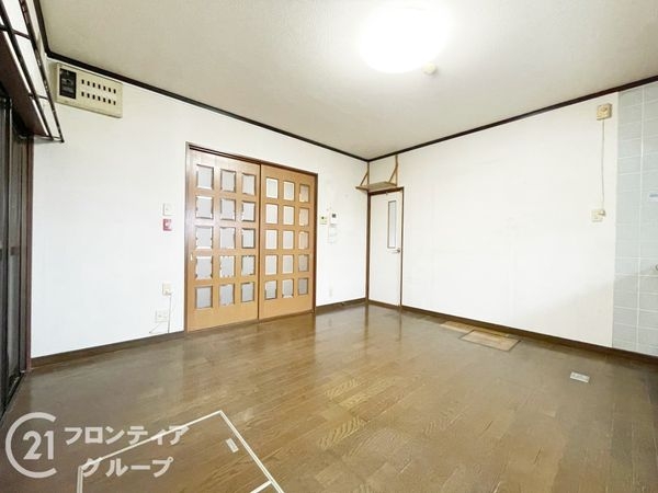 向日市物集女町北ノ口の中古一戸建て(リビング)