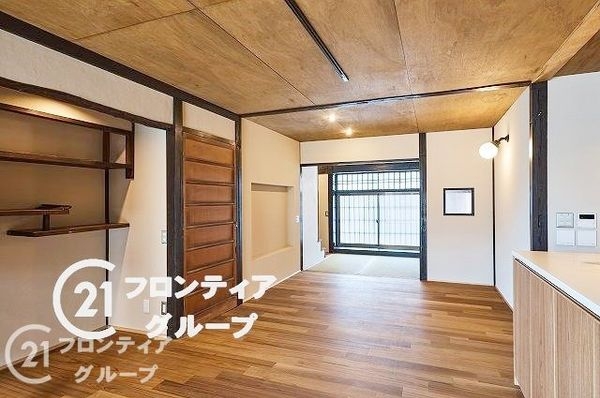 京都市伏見区東大文字町の中古一戸建て(リビング)