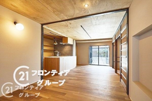 京都市伏見区東大文字町の中古一戸建て(リビング)