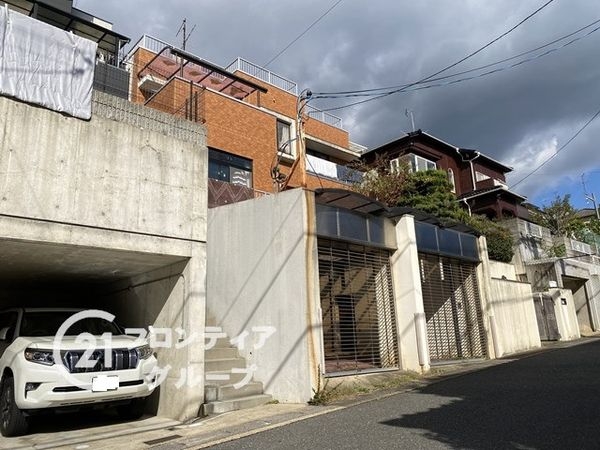 宇治市木幡南山の中古一戸建