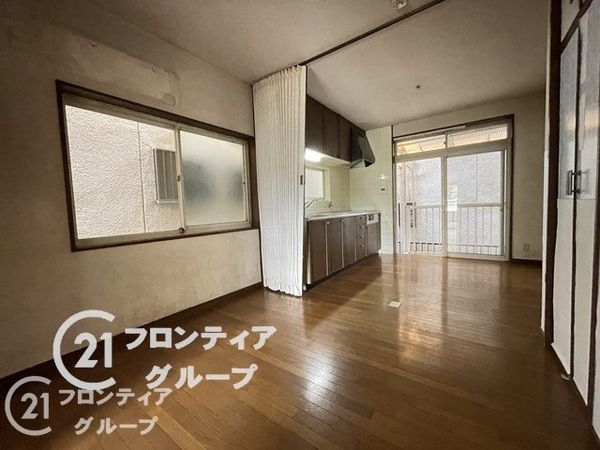 京都市伏見区久我御旅町の中古一戸建て(リビング)