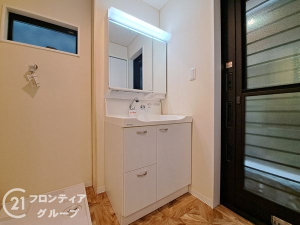 京都市伏見区羽束師鴨川町の新築一戸建