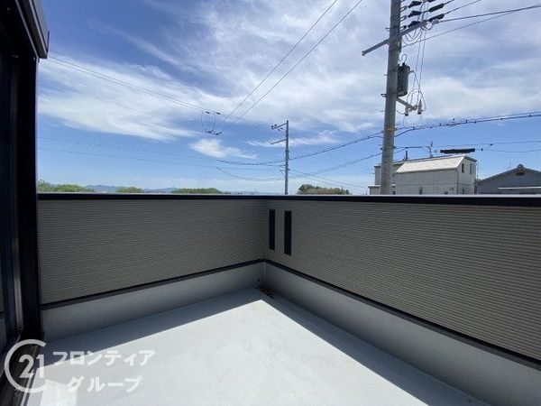 京都市伏見区久我本町の中古一戸建て(バルコニー)