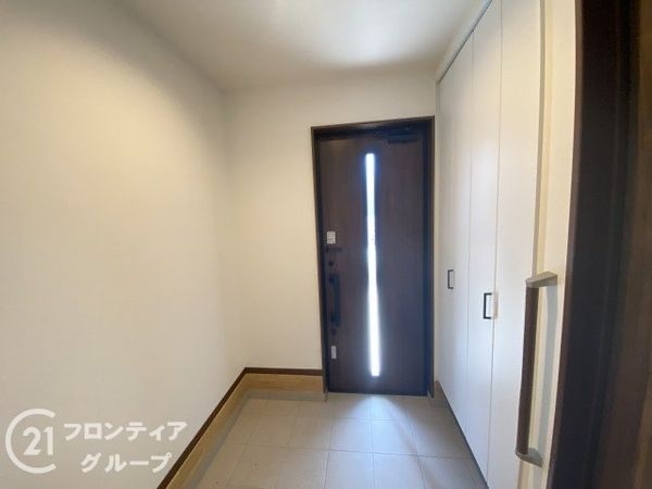 京都市伏見区久我本町の中古一戸建て(玄関)