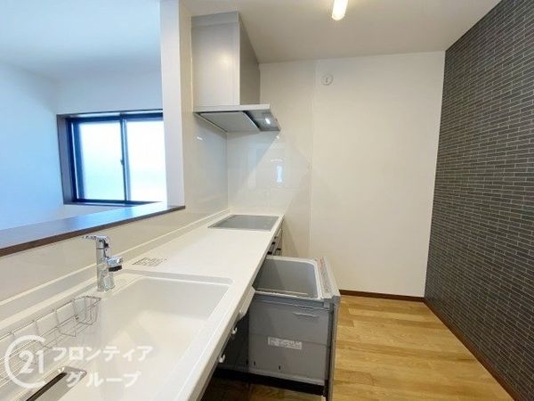 京都市伏見区久我本町の中古一戸建て(キッチン)