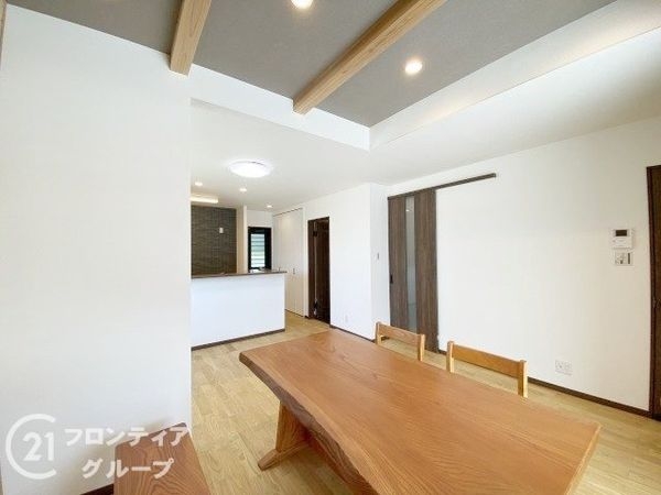 京都市伏見区久我本町の中古一戸建て(リビング)