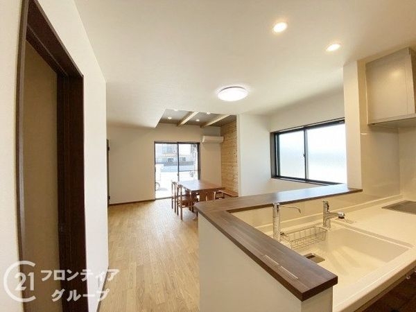 京都市伏見区久我本町の中古一戸建て(リビング)