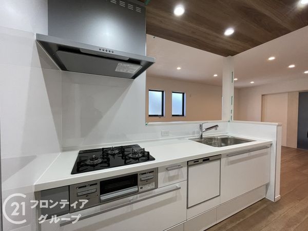 京都市伏見区深草大亀谷西久宝寺町　新築一戸建て