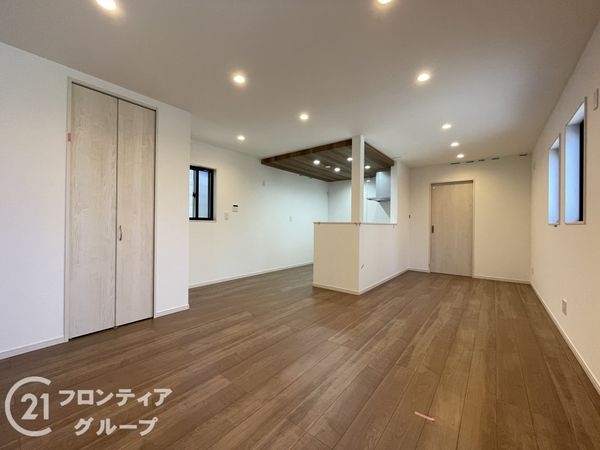 京都市伏見区深草大亀谷西久宝寺町　新築一戸建て