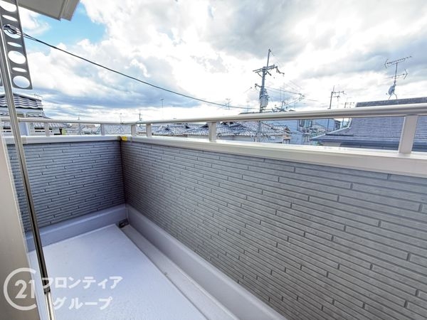 京都市伏見区深草願成町 新築一戸建て 2号棟(バルコニー)