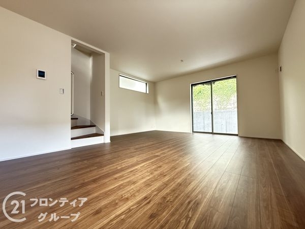 京都市伏見区深草願成町 新築一戸建て 2号棟(リビング)