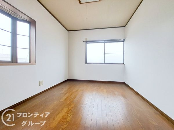 八幡市八幡長町の中古一戸建て