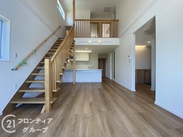 京都市伏見区羽束師古川町の中古一戸建て(リビング)