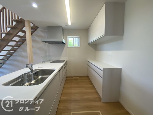京都市伏見区羽束師古川町の中古一戸建て(キッチン)