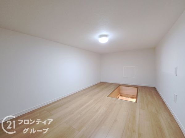 八幡市男山金振　新築一戸建て　３号棟