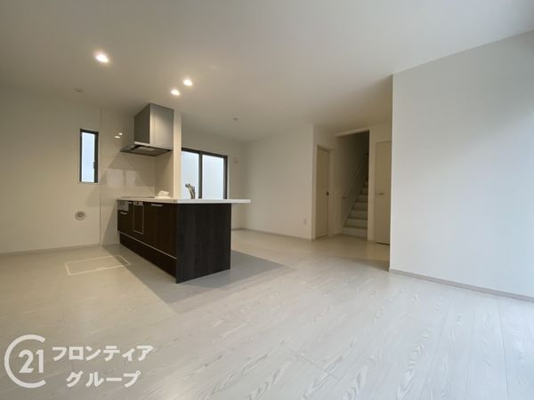 京都市伏見区淀下津町　新築一戸建て　１期　４号棟