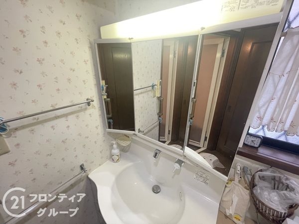 枚方市北山1丁目の中古一戸建て(洗面台・洗面所)