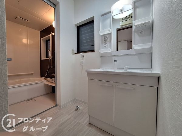 城陽市平川鍜治塚の中古一戸建て
