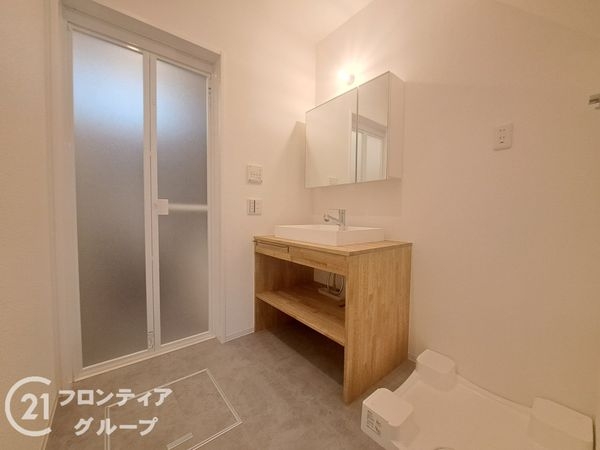 京都市伏見区深草出羽屋敷町　新築一戸建て