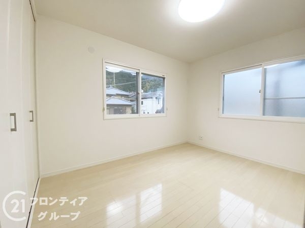 京都市山科区大宅中小路町の中古一戸建て