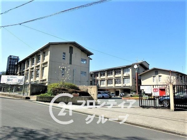 長岡京市奥海印寺新度畑の中古一戸建て(長岡京市立長岡第四中学校)