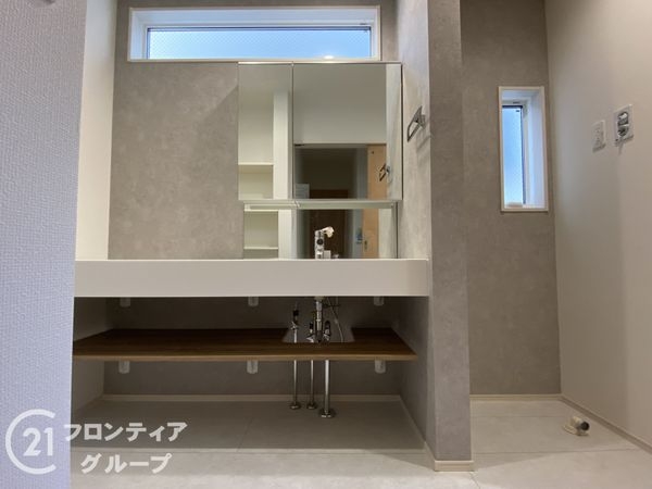長岡京市久貝２丁目　新築一戸建て　２号棟