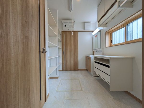 大津市大江２丁目　新築一戸建て　１期　１号地