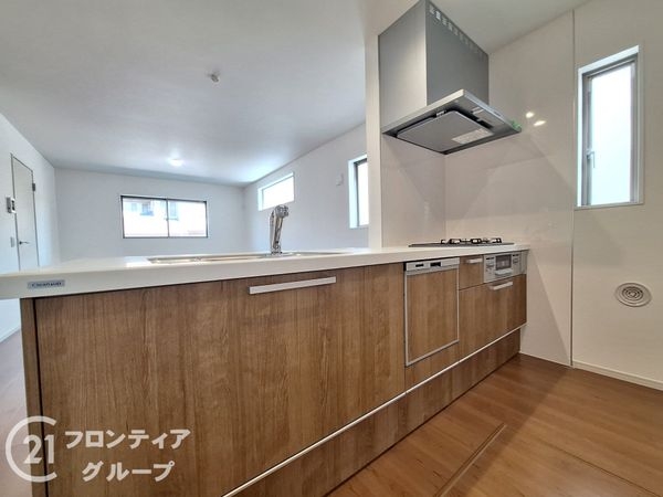 大津市桜野町１丁目　新築一戸建て　２号地