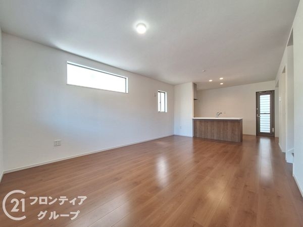 大津市桜野町１丁目　新築一戸建て　２号地
