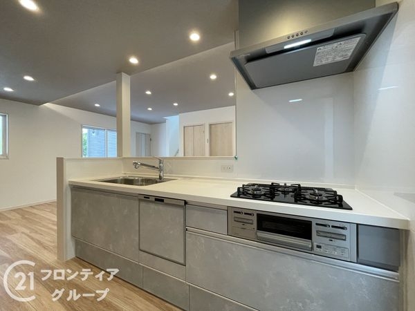 宇治市神明宮東　新築一戸建て　１号棟