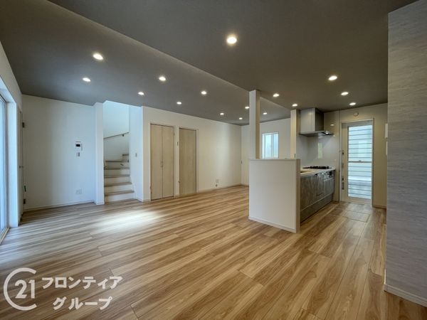 宇治市神明宮東　新築一戸建て　１号棟