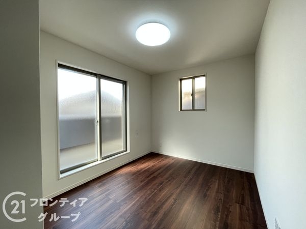宇治市神明宮東　新築一戸建て　２号棟