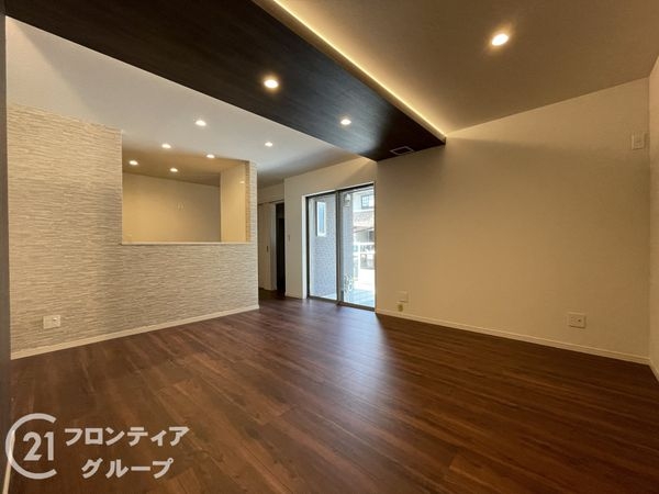 宇治市神明宮東　新築一戸建て　２号棟