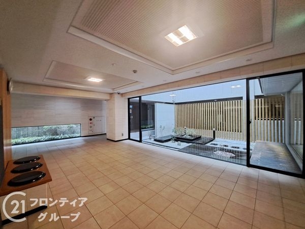 ユニ・アルス洛西プレジオ 中古マンション(ロビー)