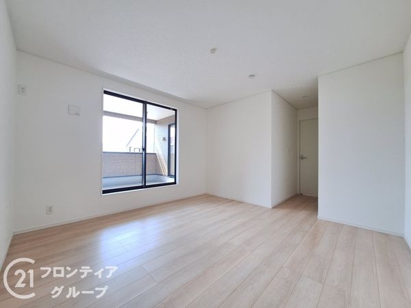 大津市雄琴５丁目　新築一戸建て　第２２　１期　８号棟