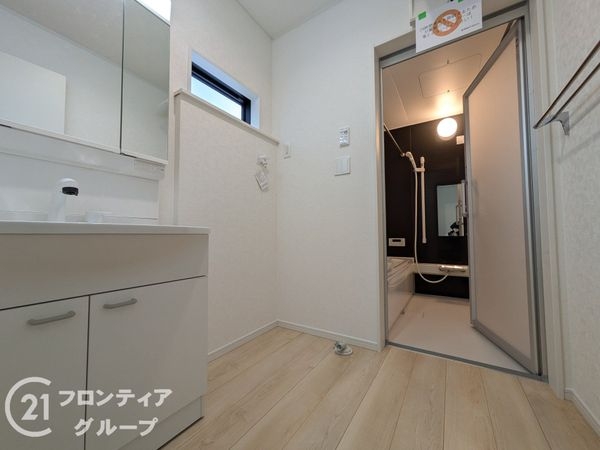 大津市雄琴５丁目　新築一戸建て　第２２　１期　６号棟
