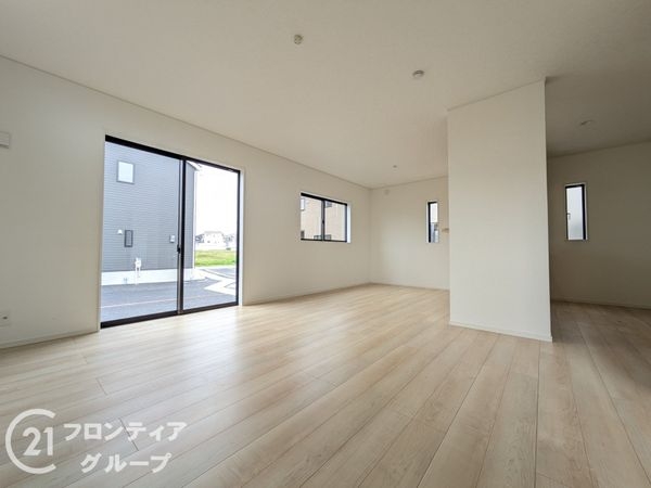 大津市雄琴５丁目　新築一戸建て　第２２　１期　６号棟