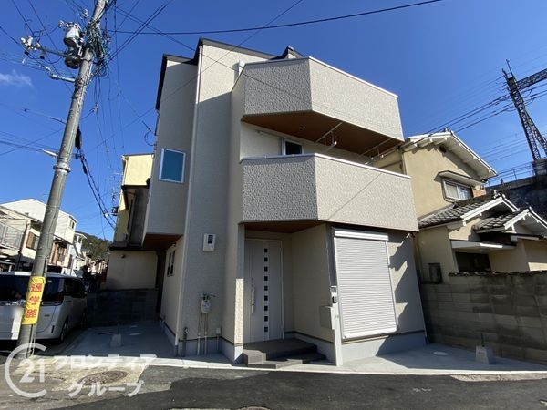 京都市山科区御陵久保町　新築一戸建て