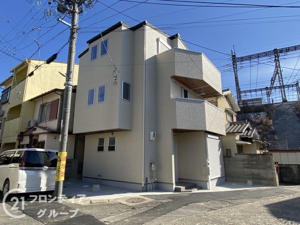 京都市山科区御陵久保町　新築一戸建て
