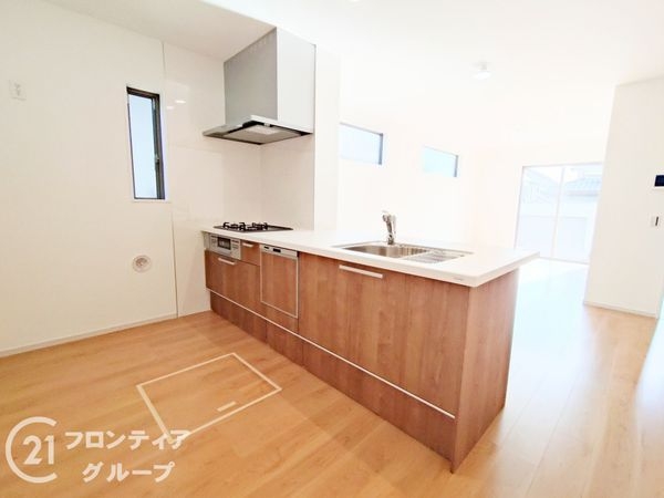 京都市伏見区深草大亀谷万帖敷町　新築一戸建て