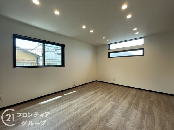 京都市伏見区深草極楽寺町　新築戸建