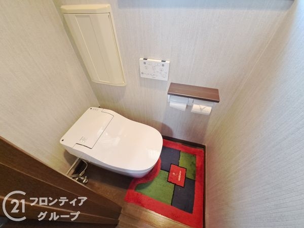 宇治市木幡平尾の中古一戸建て(トイレ)