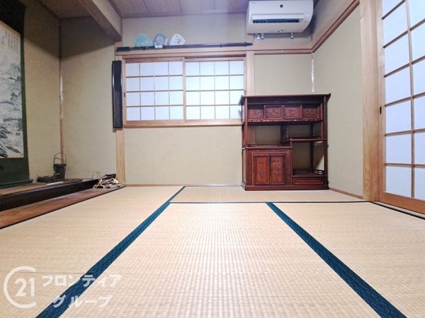 宇治市木幡平尾の中古一戸建て(寝室)