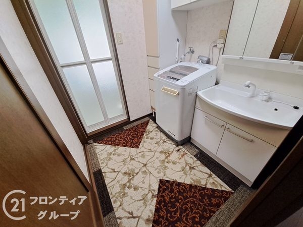 宇治市木幡平尾の中古一戸建て(洗面台・洗面所)