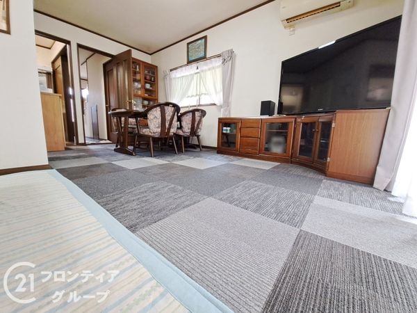 宇治市木幡平尾の中古一戸建て(リビング)