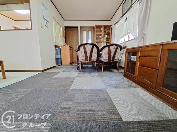 宇治市木幡平尾の中古一戸建て(リビング)