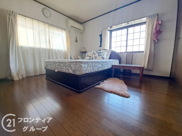 宇治市木幡平尾の中古一戸建て(寝室)