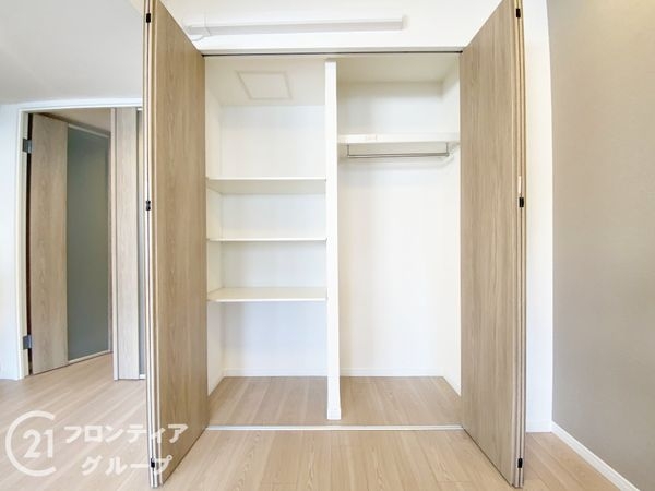 イーグルコート伏見桃山 中古マンション(収納)