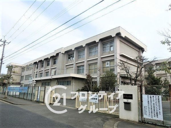 城陽市久世上大谷の中古一戸建て(城陽市立深谷小学校)