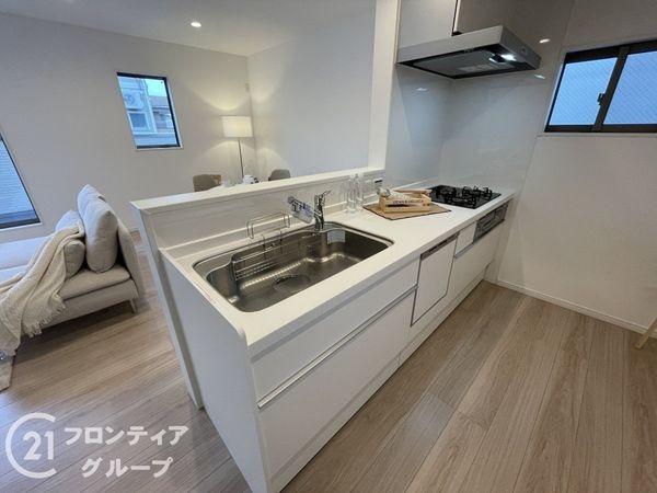 山科区椥辻草海道町　新築一戸建て